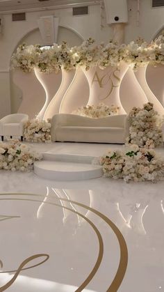 Emerald Wedding Colors, Nikah Decor, Wedding Setup, Wedding Hall Decorations, Wedding Reception Backdrop, Wedding Entrance Decor, Wedding Stage Design, White Wedding Theme, Dream Wedding Decorations