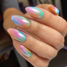 Summer Cats Eye Nails, Unichrome Nails, Nails 2023 Trends Mermaid, Nail Art Almond Shape, Mermaid Pink Nails, Irridecent Design Nails, Chrome Ombre Nails, Chrome Aura Nails, Cat Eye Chrome Nails