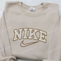 The Nike Inspired Embroidered Shirt is a true symbol of style and comfort. Made with premium quality fabric, this shirt Nike Inspired, Vintage Nike Sweatshirt, Cute Nike Outfits, Custom Nike, Nike Sweatshirt, School Clothes, Cute Nikes, Cute Preppy Outfits, Nike Sweater