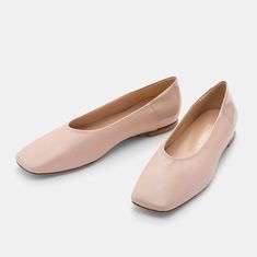 The Cellina Blush – BellsandBecks.com Shoe Trend, Artisan Fashion, Lining Up, Simple Shoes, Patent Heels, Pointe Shoes, Womens Ballet Flats, Ballerina Shoes, Patent Leather Heels