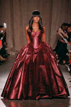 Zac Posen Fall 2015 Ready-to-Wear Collection - Vogue Haute Couture Style, Zac Posen Dress, Iconic Dresses, Couture Mode, Zac Posen, Naomi Campbell, Mode Inspo, Looks Chic, Gorgeous Gowns