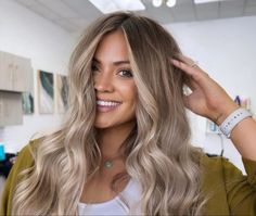 Mid Blonde Balayage, Trendy Fall Hair Color For Blondes, Dark Blonde With Money Piece, Light Brown Balayage Blonde, Brown Hair Blonde Balayage, Dirty Blonde Hair With Money Piece, Lived In Blonde Balayage Dark Roots, Grown Out Blonde Hair, Dark Roots Blonde Hair Balayage