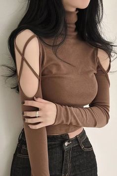 Coachella Valley, Turtleneck Shirt, Womens Turtleneck, Beauty And Fashion, Mode Inspo, 가을 패션, Solid Clothes, Really Cute Outfits, Airport Outfit