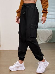 Black Casual   Polyester Plain Cargo Pants Embellished Non-Stretch Spring/Summer/Fall Women Bottoms Jeans Cargo Pants Outfit, Black Cargo Pants Outfit Women, Cargo Pants Outfit Fall, Cargo Pant Outfit, Cargo Outfits Women, Cargo Pants Outfit Street Style, Cargo Pants Outfit Black, Girls Cargo Pants, E Girl Style