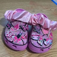 Barbie Crocs, Cute Crocs Shoes, Crocs Pink, Pink Crocs, Shoes Custom, Women's Crocs, Aesthetic Shoes