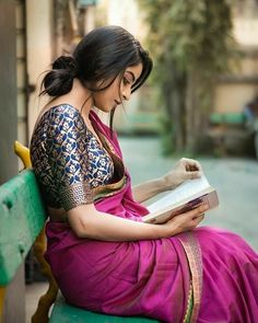 Lyrics English, Saree Blouse Styles, Indian Sari Dress, Saree Poses, Indian Saree Blouse, Indian Fashion Saree, Indian Photoshoot, Saree Photoshoot