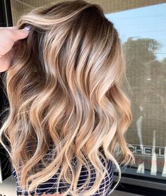 Blonde Hair 2023, Champagne Palette, Human Hair Pieces, Colour Trend, Champagne Blonde, Lifeless Hair