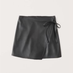 Brand New!! Has Some Folds In It From Being In A Box, Needs To Be Ironed Super Cute And Goes With Any Outfit Fits A Xs/S Army Green Shorts, White Skort, Wrap Skort, Abercrombie Jeans, Blue Two Piece, Abercrombie And Fitch Shorts, Leather Tie, Tennis Skort, Black Vegan