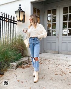 White Booties Outfit, Booties Outfit Fall, White Chunky Knit Sweater, White Sweater Outfit, Knit Sweater Outfit, Jeans Outfit Fall, Booties Outfit, Neutral Outfit, Casual Winter Outfits