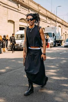 Male Skirt Outfit, Enby Style, Soft Masc, Streetwear Fashion Black, Skirt Outfits Aesthetic, Male Outfit, Men Wearing Skirts, 2024 Menswear, Eccentric Style