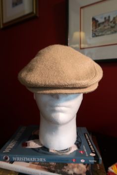 "Newsboy Cap / Cabby Hat / Cappello Use this helpful sizing guide: Head size (inches)Hat SizeHat Size (cm)Hat Size Traditional 21 1/8 - 21 1/2              Small55cm                     6 7/8 21 7/8 - 22 1/4           Medium57cm                     7 1/8 22 5/8 - 23                      Large59 cm                     7 3/8 23 1/2 - 23 7/8             X-Large61cm                     7 5/8 24 1/4 - 25 5/8            XX-Large63cm                     7 7/8 You can measure your head with the help of Adjustable Brimmed Beret For Outdoors, Vintage Beige Hat For Outdoors, Vintage Beige Hat For Outdoor, Beige Flat Cap, One Size Fits Most, Beige Flat Cap One Size Fits Most, One Size Fits Most Beige Flat Cap, Casual Cream Flat Cap, Retro Beige Flat Cap, Beige Wool Cap