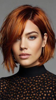 Stunning Pixie Cut Ideas with Fall Hair Colors Copper Highlights! Fall Hair Colors Copper, Blonde Money Piece, Highlights On Black Hair, Highlight Ideas, Dark Brunette Hair, Copper Highlights, Dark Auburn, Money Piece, Fall Hair Trends