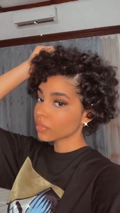 Hair To Chin Length, Short Curly Pixie Haircuts Black Women, Wavy Short Hair Black Women, Short Curly Hair Baddie, Short Curly Haircuts Natural Black Women Round Faces, Mini Afro Hairstyles 4c, Twa Curly Hairstyles, Pixel Haircut