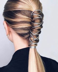 Long Ponytail Hairstyles, Trendy We Fryzurach, Peinados Recogidos, A Ponytail, Penteado Cabelo Curto, Casual Hairstyles, Fashion Hair Accessories