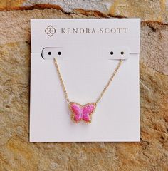 Kendra Scott Butterfly Necklace Pink, Butterfly Kendra Scott, Kendra Scott Butterfly Necklace, Kendra Scott Preppy, Pink Kendra Scott Necklace, Preppy Jewlery, Preppy Necklace, Necklace Preppy, Preppy Christmas Gifts