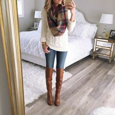 plaid blanket scarf, cream cable knit sweater, faded skinny jeans, tall brown boots Legging Outfits, Mode Casual, Beautiful Boots, Women Sweater, Polyvore Outfits, Fall Winter Outfits, Outfits With Leggings, Outfits Casuales, Look Fashion