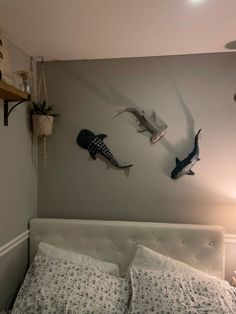 Sea Life Room Ideas, Wall Whale Shark Cardboard, Shark Diy Decor, Ocean Aesthetic Bedroom Ideas, Paper Mache Shark Wall, Marine Bedroom Ideas, Surfing Room Ideas Bedrooms, Shark Themed Room Aesthetic, Dark Beach Bedroom