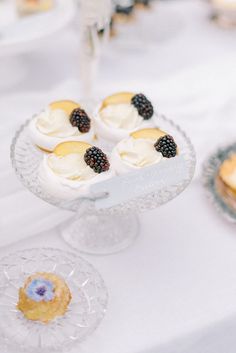 Luxury Wedding Patisserie Table by MonAnnie Cakes with a pastel spring summer theme, cherry blossoms panna cotta, tarts, cookies, gelatine, macarons. Photo by Cristina Ilao Wild Flowers For Wedding, Passion Fruit Meringue, Plain Wedding Cakes, Fruit Meringue, Blackberry Wedding, Baking Branding, Modern Cake Design