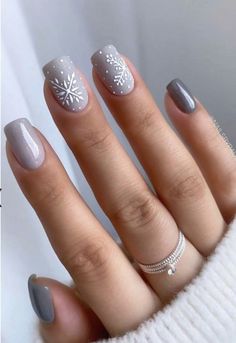 Nagel Tips, Christmas Gel Nails, Gray Nails, Makijaż Smokey Eye, Christmas Nails Acrylic, Winter Nail Art, Winter Nail