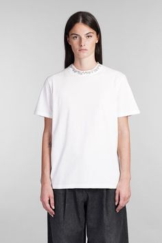 T-Shirt in white cotton, round neck, short sleeves, crystals detail, stars detail, 100% cottonGender: WomenMaterial: COTTONColor: WHITEMade in: ITProduct ID: 395070_GWP01220P000673*Import tax/duty will be calculated at checkout (If applicable) Rhinestone Cotton Crew Neck T-shirt, Casual White T-shirt With Rhinestones, White Rhinestone Crew Neck Top, Cotton T-shirt With Rhinestones Short Sleeve, Cotton T-shirt With Rhinestones And Short Sleeves, Cotton Short Sleeve T-shirt With Rhinestones, Golden Goose Deluxe Brand, Golden Goose, Branded T Shirts