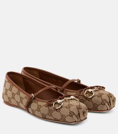 Ballerine Horsebit in canvas in Beige - Gucci | Mytheresa Nike Shoes Women, Nike Shoes, Cinderella, Shoe Boots, Socks, Kitty, Gucci, Nike