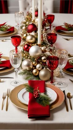 #christmas #table #decoration #ideas Cheap Christmas Dinner Table Decor, Christmas Decor Table Ideas, Christmas Round Table Decorations, Candy Cane Christmas Table, Christmas Dinner Table Decor, Inspiration Noel, Santa Table, Christmas Party Table Decorations