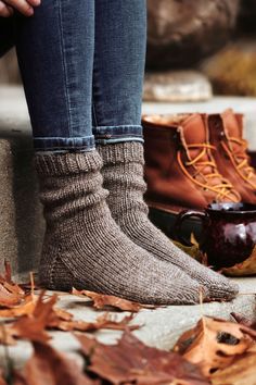 Boot Socks Knitting Pattern, Knitting Pattern Easy, Knit Dishcloth Pattern, Socks Knitting Pattern, Socks Knitting, Knitting Fashion, Knit Cardigan Pattern, Knitting Tutorials, How To Make Headbands