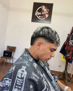 Dyed White Hair, Modern Mohawk, Twist Hair Men, White Hair Men, Hair Types Men, Very Short Hair Men, Taper Fade Short Hair, Silver Hair Dye, Men Fade Haircut Short