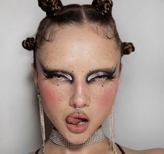 Cyberpunk Makeup, Mesmerizing Eyes, Fashion Editorial Makeup, Punk Makeup, Graphic Makeup, Best Eyeshadow, Photoshoot Makeup, Dope Makeup