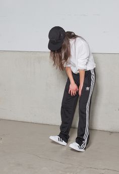 adidas Adidas Shoes Outlet, Nike Shoes For Sale, Nike Running Shoes, Adidas Shoes Women, Shoes For Sale, Adidas Outfit, Womens Nike, Sport Chic, Tomboy Fashion