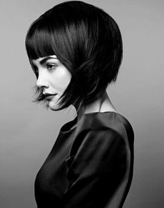 30 Short Hairstyles for Winter: Bob Haircut with Blunt Bangs Fashion Haircut, Short Textured Hair, Trendy We Fryzurach, Bangs For Women, Edgy Haircuts, Latest Short Hairstyles, Short Bob Haircuts, Short Haircut, Bob Haircut