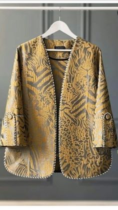 Outer Batik, Statement Blazer, Oversized Blazers, Mode Kimono, Casual Blazer Women, Iranian Women Fashion, Batik Fashion, Jacket Pattern Sewing