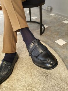 Collection: Sardinelli Fall – Winter 20/21 Product: Sardinelli Kilt Loafers Color code: Dark Blue Shoes Material: 100% Leather Shoes sole: Leather Inner Lining: Calf Skin Lining Available Size: 39-40-41-42-43-44 Package Include: Shoes Gifts: Box, Shoehorn, Shoeshine, Babet Socks Office Moccasins With Round Toe, Office Fitted Round Toe Moccasins, Fitted Round Toe Moccasins For Office, Elegant Monk Strap Shoes With Flat Leather Sole, Business Slip-on Tassel Loafers With Closed Toe, Semi-formal Loafers, Fitted Semi-formal Closed Toe Loafers, Fitted Semi-formal Loafers, Italian Tassel Loafers With Round Toe For Office