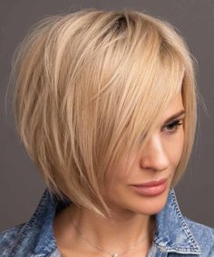 Bob Haircut With Bangs, Medium Short Hair, Short Hair Wigs, Short Bob Haircuts, Haircuts For Fine Hair, Short Bob Hairstyles, Great Hair, Bobs Haircuts, Hair Highlights