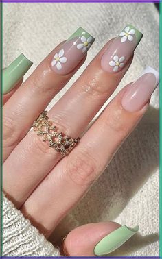 Carcase Iphone, Paznokcie Hello Kitty, Simple Spring Nails, Square Nail Designs, Green Nail Designs, Floral Nail Designs, Floral Nail, White Nail