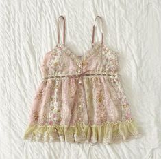 Baby Doll Outfits, Spring Blouse, Downtown Outfits, Pretty Clothes, Really Cute Outfits, 2000s Fashion, Dream Clothes, Upcycle Clothes, Cute Fashion