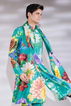 Green kurta featuring hand-painted floral prints and full sleeves. Paired with a matching pyjama and stole, both adorned with similar floral patterns., Fit: Relaxed Men Kurta, Kurta Pyjama, Matching Pajamas, Band Collar, Pyjama Set, Full Sleeves, Green Cotton, Aza Fashion, Cotton Silk