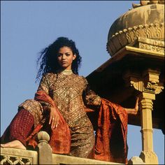 #ThrowBackThursay: Noyonika Chatterjee makes for a stunning picture in this traditional Ritu Kumar ensemble. Ritu Beri, Anita Dongre Bridal, Indian Clothes, Ethnic Wear, Beautiful Pictures