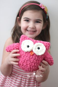 Crochet Blanket Yarn, Crochet Kids Blanket, Crochet Projects To Sell, Bulky Yarn Crochet, Yarn Animals, Owl Crochet Patterns, Repeat Crafter Me, Bernat Blanket, Crochet Plush