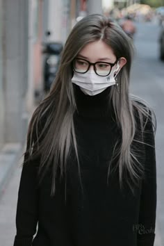 Korean Hairstyles 2023, Korean Grey Hair, Asian Girl Hair Color, Hair Color Japanese, Ash Blonde Asian, Hair Color Ideas Trendy, Grey Hair Colour, Women Hair Color Ideas, Kpop Hair Color