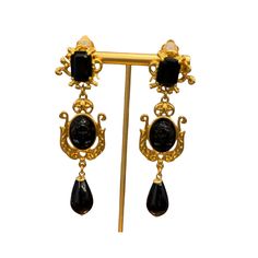 Expertly crafted with vintage black agate and featuring a charming prince head design, these retro dangle earrings add a touch of elegance to any outfit. With sweeping shoulder length, these earrings are perfect for a formal occasion or to elevate your everyday look. - Color: Black - Material: Copper - Style: Earrings - Closure Type: Clip On - Gender: Women - Size: 2.2*8.3cm Gothic Drop Earrings For Formal Occasions, Victorian Black Earrings For Party, Antique Black Earrings For Formal Occasions, Victorian Black Earrings For Evening, Black Victorian Earrings For Evening, Elegant Black Drop Plug Earrings, Elegant Black Dangle Plug Earrings, Gothic Formal Earrings For Pierced Ears, Formal Clip-on Dangle Plug Earrings