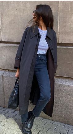 Comfy Boots Outfit, Mode Inspo, 가을 패션, Looks Style, Mode Inspiration, Fall Winter Outfits, Sweater Weather, Who What Wear, Wearing Black