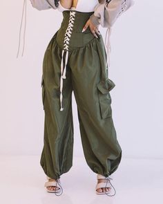 High Waist Wide Leg Trousers, Fest Outfits, Hippie Chic, Fantasy Clothing, Fantasy Fashion, Character Outfits, Art Clothes, Green Fashion