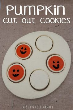 These adorable JACK-O-LANTERN cut out cookies for imaginative pretend play. Perfect for your play kitchen or pretend bakery, these wool-blend cookies are suitable for every season, holiday, and occasion. The dough piece can be reused for all the different varieties, making it an interactive gift for all year long!