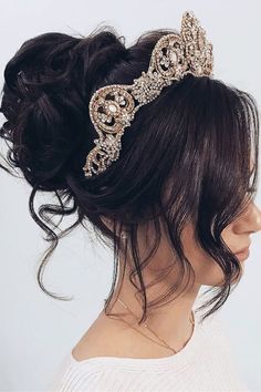 "Step into Fairytales: Enchanting Princess Crown Hairstyle Tutorial" Updo With Crown, Tiara Updo, Unique Crowns, Messy Wedding Updo, High Bun Wedding, Hairstyles High, Crown Braids, Formal Hairstyle