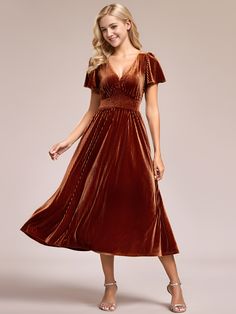 Wedding Guest Dress Cocktail Fall, Camp Wedding Attire, Fall Wedding Guest Dress For Short Women, Witchy Wedding Guest Outfit, Post Partum Wedding Guest Dress, Fall Wedding Cocktail Dress, Fall Wedding Guest Outfit November, Christmas Wedding Guest Outfit, Formal Wedding Guest Dress Winter