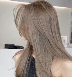 Light Smokey Ash Brown Hair, Ash Taupe Hair Color, Smokey Light Brown Hair, Smoky Beige Hair Color, Smokey Beige Hair Color, Mushroom Hair Color Blonde, Light Ash Blonde Hair With Highlights, Mushroom Color Hair, Ash Brown Balayage Light Blonde