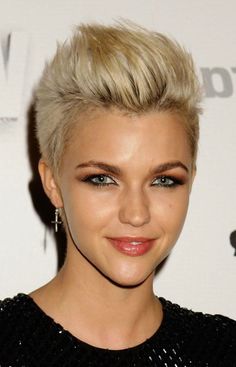 pixie edgy short hairstyles women cut haircuts spiked feathered classy Teenage Girl Hairstyles, Edgy Short Haircuts, Teenage Hairstyles, Long Bobs, Cute Short Haircuts, Super Short Hair, Edgy Short Hair, Hair Styles 2017, Very Short Hair