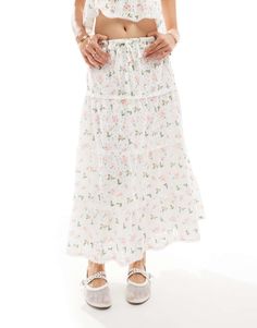 Faldas de Labelrail Colaboración con la influencer Olivia Grace Herring Estampado floral Talle alto Cintura con cordón ajustable Corte estándar Olivia Grace, Maxi Rok, Leopard Print Baby, Tiered Maxi Skirt, Dress Bra, Student Fashion, Festival Dress, Maxi Dress Trend, Linen Dresses