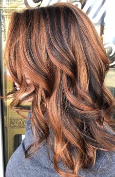 Brown Lowlights In Red Hair, Redhead With Brown Lowlights, Redhead With Dark Highlights, Natural Red With Lowlights, Highlights For Natural Redheads, Lowlights In Ginger Hair, Natural Ginger With Lowlights, Natural Red Hair With Dark Highlights, Lowlights On Natural Red Hair